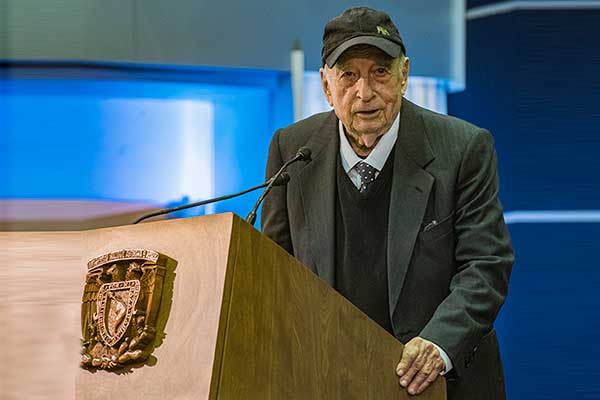 Lee más sobre el artículo La autonomía universitaria, instrumento fundamental contra el pensamiento único: González Casanova